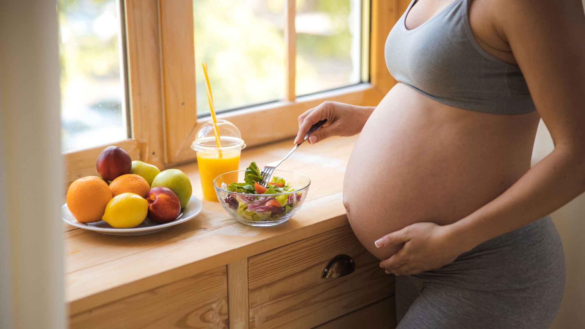 Vì sao dinh dưỡng lại quan trọng trong thai kỳ và giai đoạn cho con bú