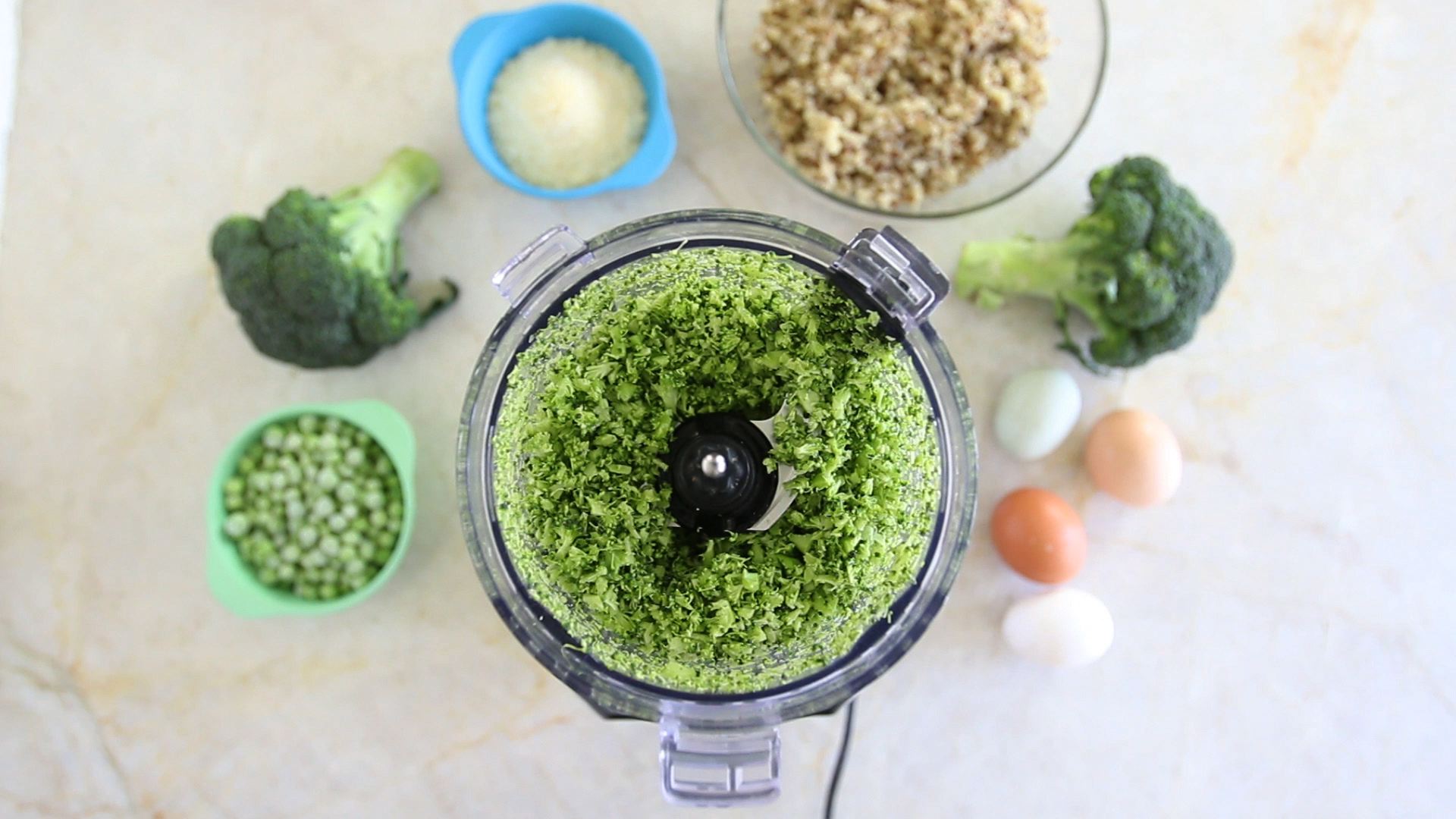 Món diêm mạch và cá hồi - Xay nhuyễn bông cả xanh