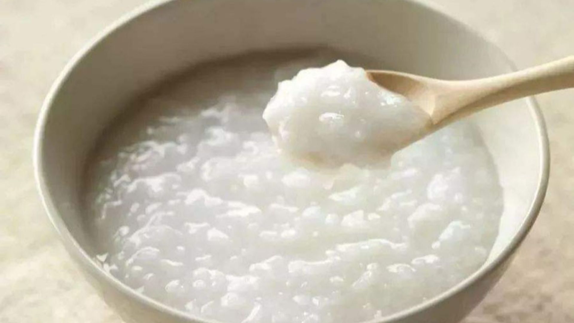 Hình ảnh cơm thật nát cho bé mới tập ăn thô