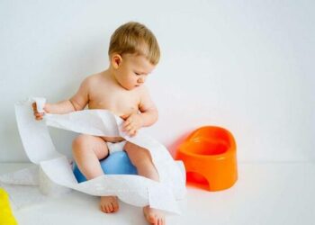 Trẻ ăn dặm bị táo bón