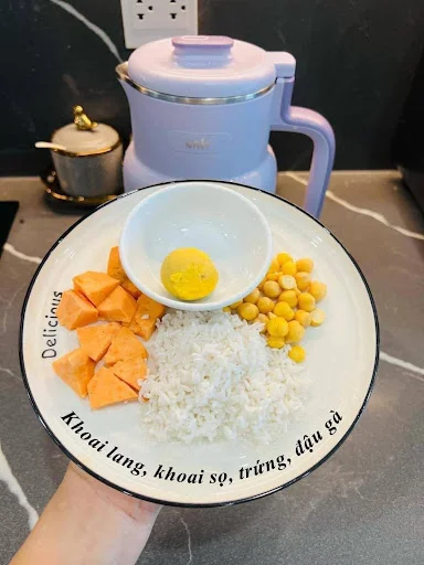 Cháo khoai lang trứng đậu gà