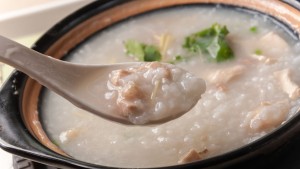 Cách làm món cháo gà cho bé ăn dặm thơm ngon, dễ tiêu hoá