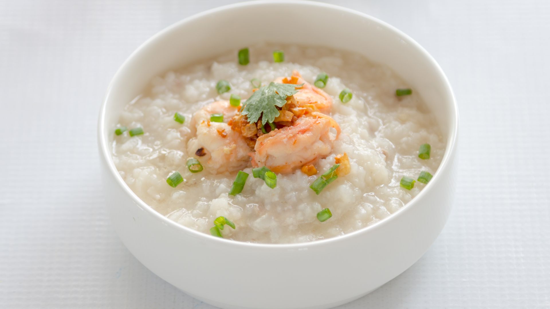 Trẻ mấy tháng ăn được cháo nguyên hạt