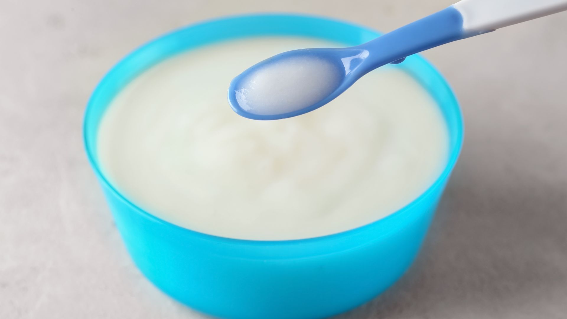 Trẻ mấy tháng ăn được cháo xay nhuyễn