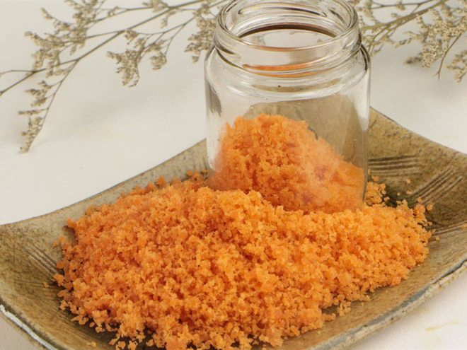 Cách làm chà bông cá hồi cho bé ăn cơm nát