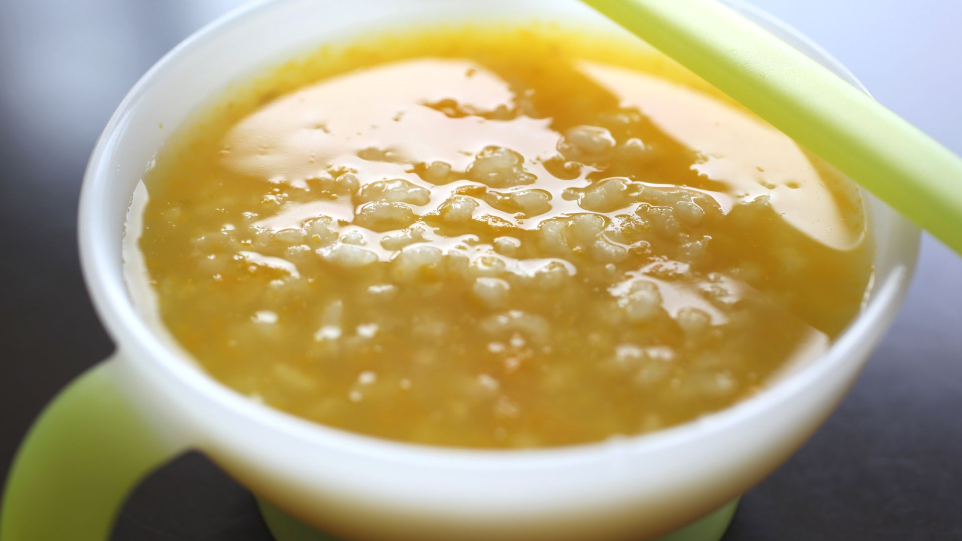 Cháo óc heo bí đỏ cho bé​