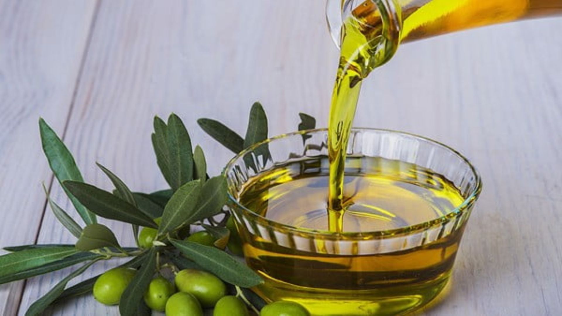 Dầu olive, nguồn chất béo thực vật tốt cho bé