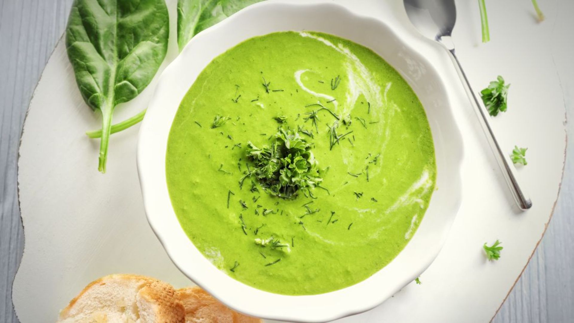 Hình minh hoạ cháo trứng gà rau cải bó xôi