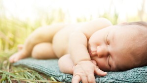 Phơi nắng cho trẻ sơ sinh bao lâu là đủ_​