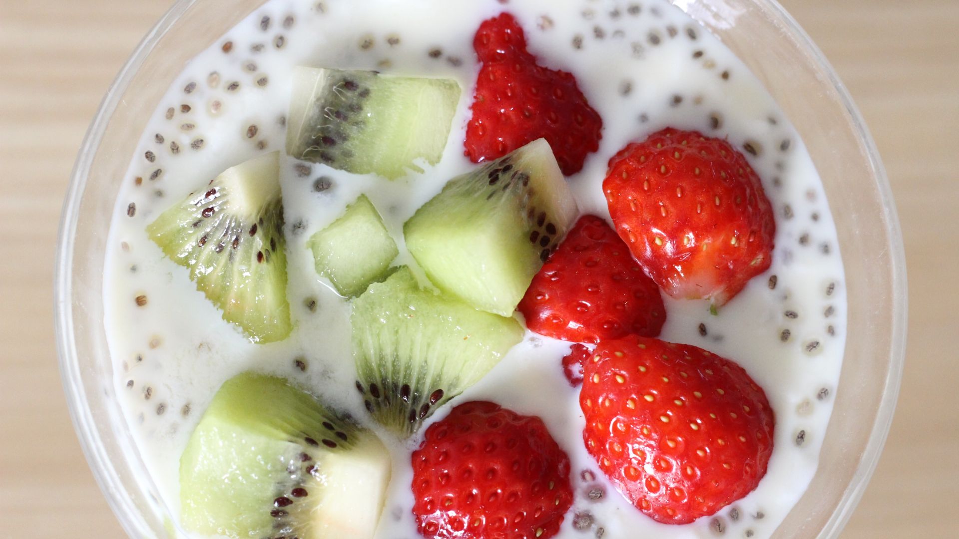 Pudding sữa chua hạt chia