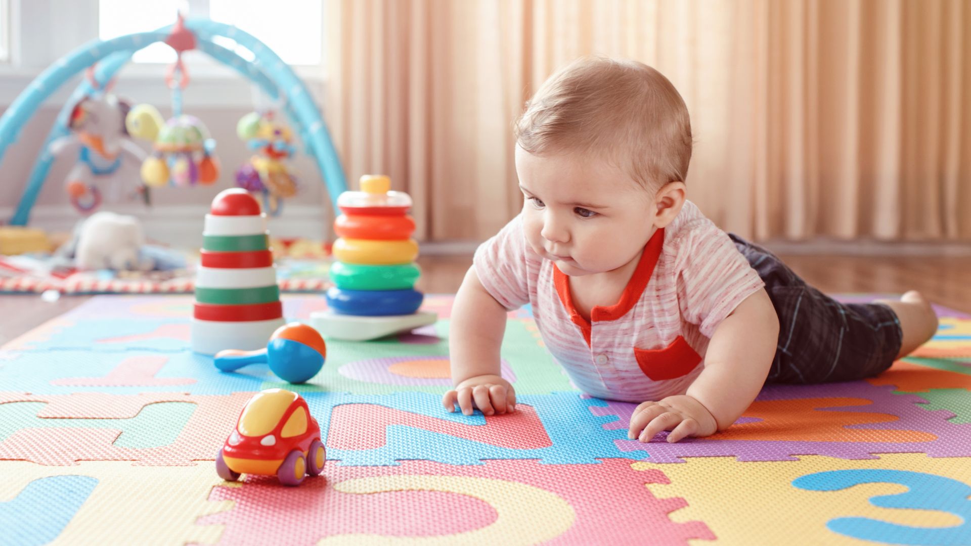 Hình ảnh mô tả bé chậm phát triển thể chất