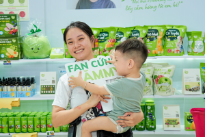 Mẹ và bé check in tại sự kiện Mămmy x Kidplaza Festival