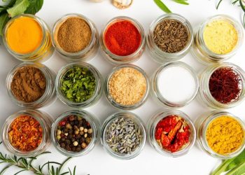 Các thành phần và gia vị tuyệt đối không nêm cho bé ăn dặm