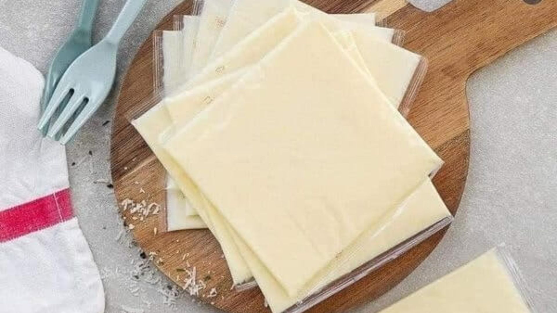 Phô mai tách muối dạng miếng